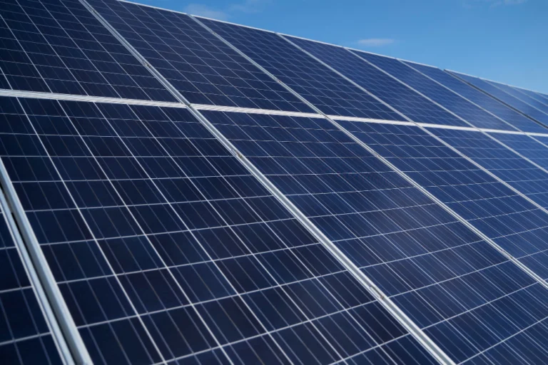 Nettoyage Sécurisé de Panneaux Photovoltaïques à Gien Augmentez Votre Efficacité Énergétique
