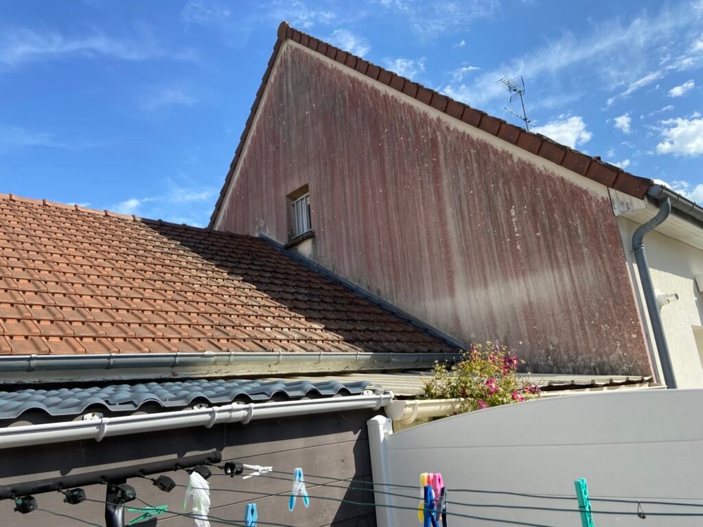 Nettoyage mur extérieur à Vendôme un entretien préventif essentiel