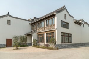 Optimisez Votre Maison avec Notre Service de Lavage de Façade à Azé