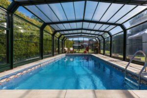 Nettoyer un abri de piscine