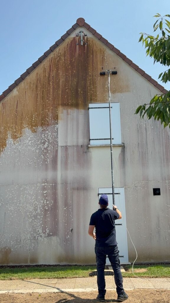 ma façade est devenu totue rouge apres mon antimousse