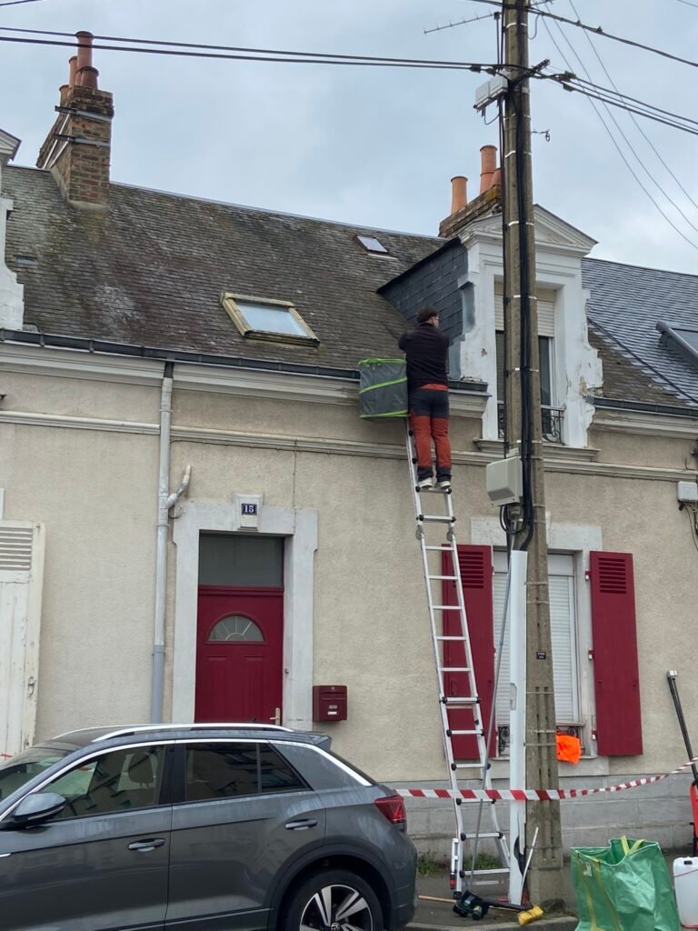 nettoyage goutière sur le chantier à Le Mans