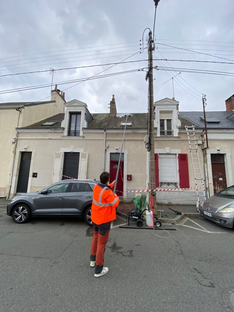 nettoyage toit en pleine ville