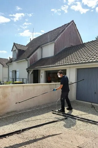 Nettoyer un mur extérieur