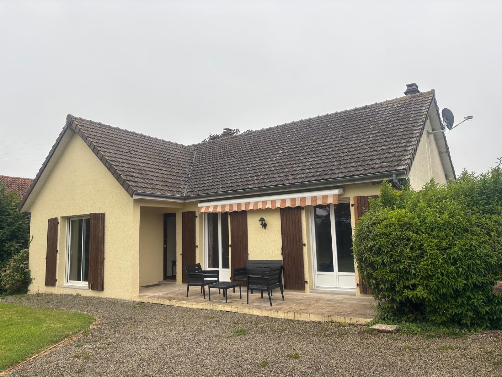 démoussage maison laval avant