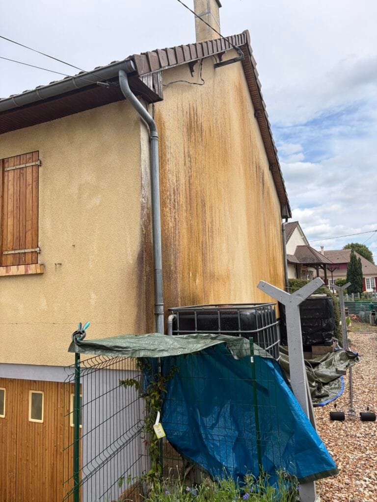 michaël à pulvérisé une façade à Spay