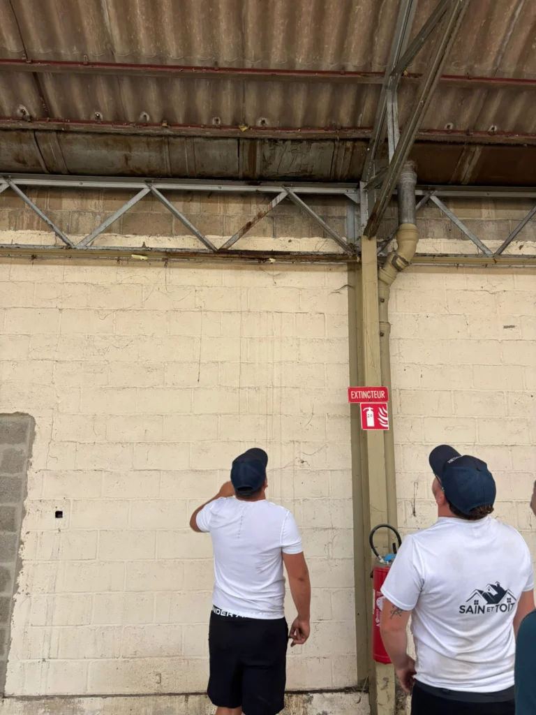 Toiture de hangar amiantée